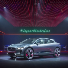 Jaguar Announces Electric SUV With Social VR Event